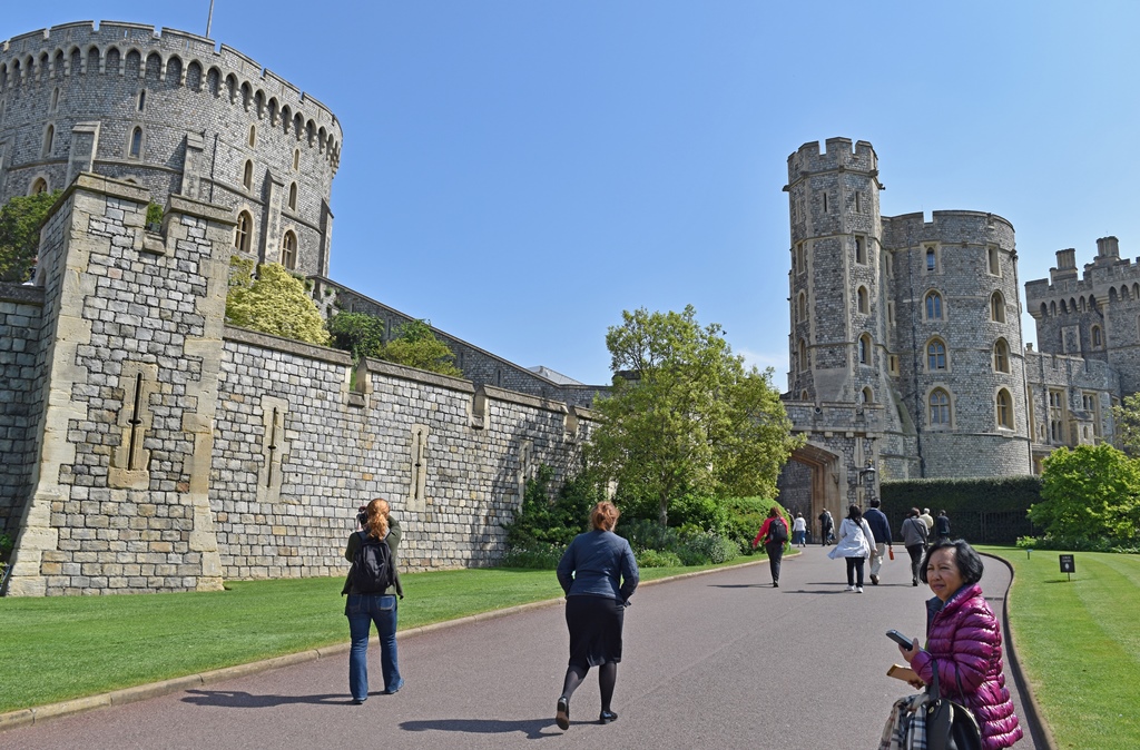 Nella, Round Tower, Edward III Tower, St. George's Gate